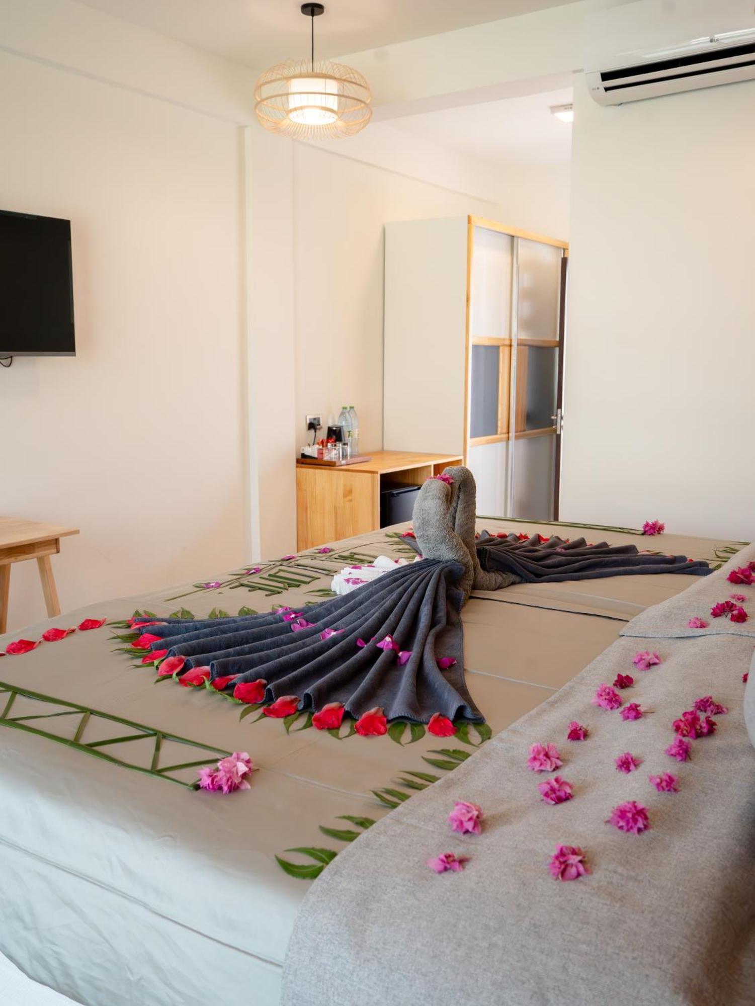 Ahola Thoddoo, Maldives Hotel ภายนอก รูปภาพ